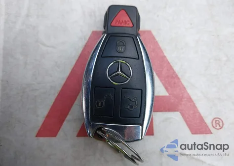 2012 Mercedes-Benz E 550 z USA, uszkodzony, nr VIN WDDKK7DF6CF152267